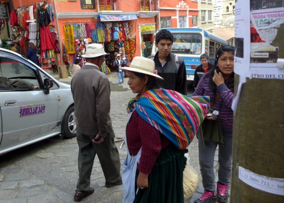 Busy Calle Sagárnaga in La Paz where I learned about the weekend adobe retreat