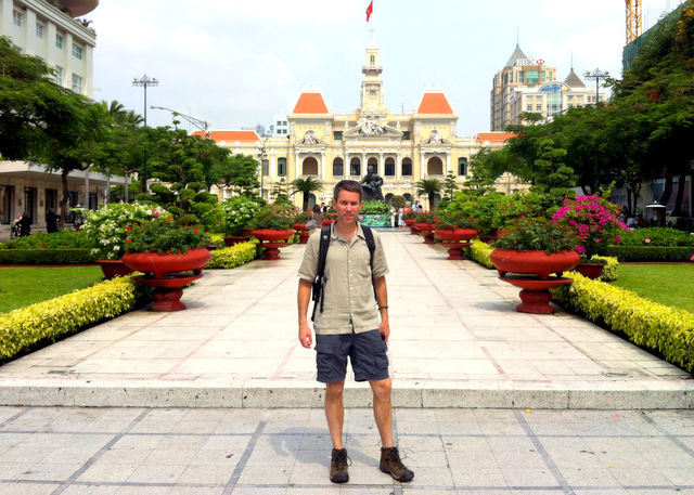 A park in front of the Ho Chi Minh City People\'s Committee building (formerly City Hall)