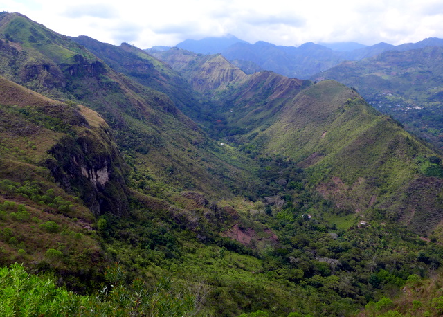 The gorgeous greenery of the valley surrounding San Andrés and the Tierradentro pre-Columbian burial sites